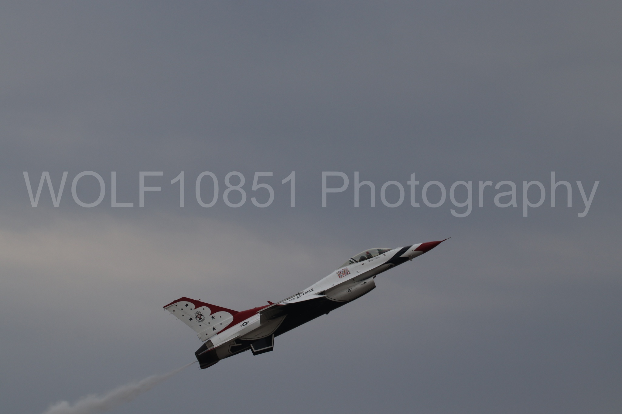 Aviation photography by WOLF10851 featuring F-16 Fighting Falcon, Thunderbirds, Red White and Blue.