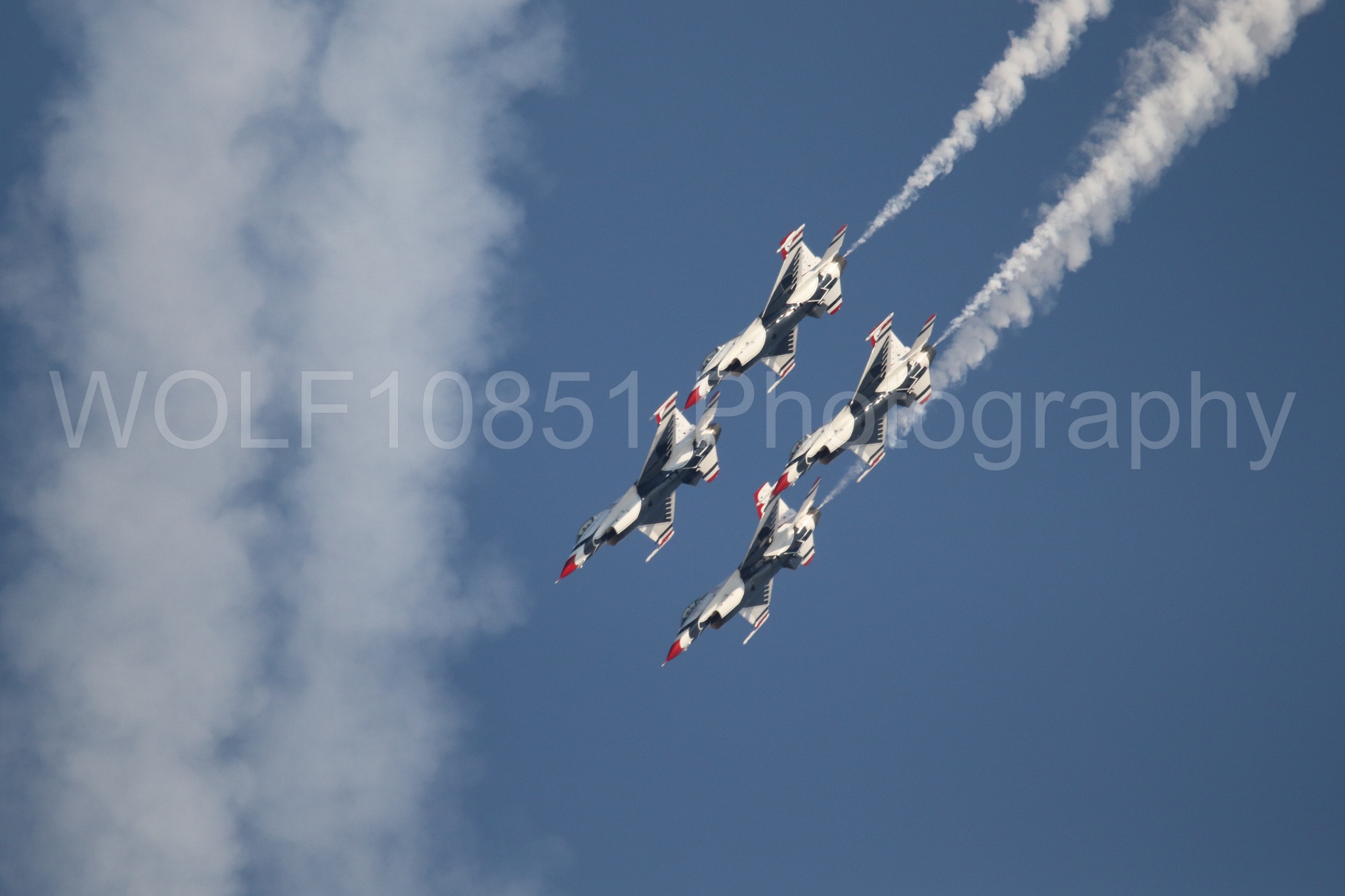 Aviation photography by WOLF10851 featuring F-16 Fighting Falcon, Thunderbirds, Red White and Blue, California Capital Airshow 2024.