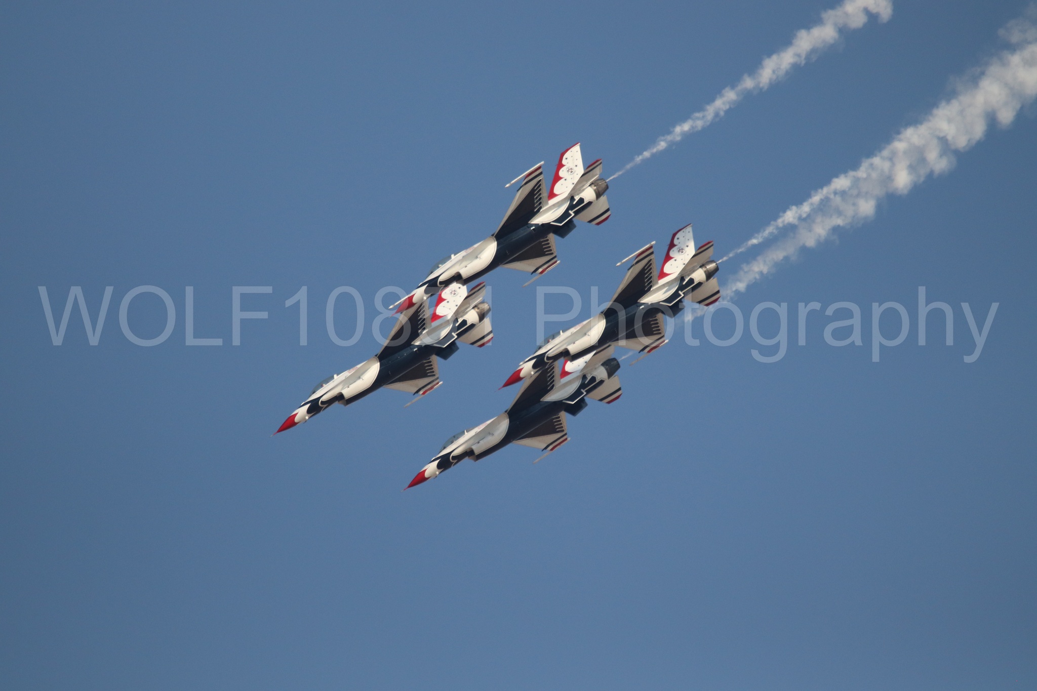 Aviation photography by WOLF10851 featuring F-16 Fighting Falcon, Thunderbirds, Red White and Blue, California Capital Airshow 2024.