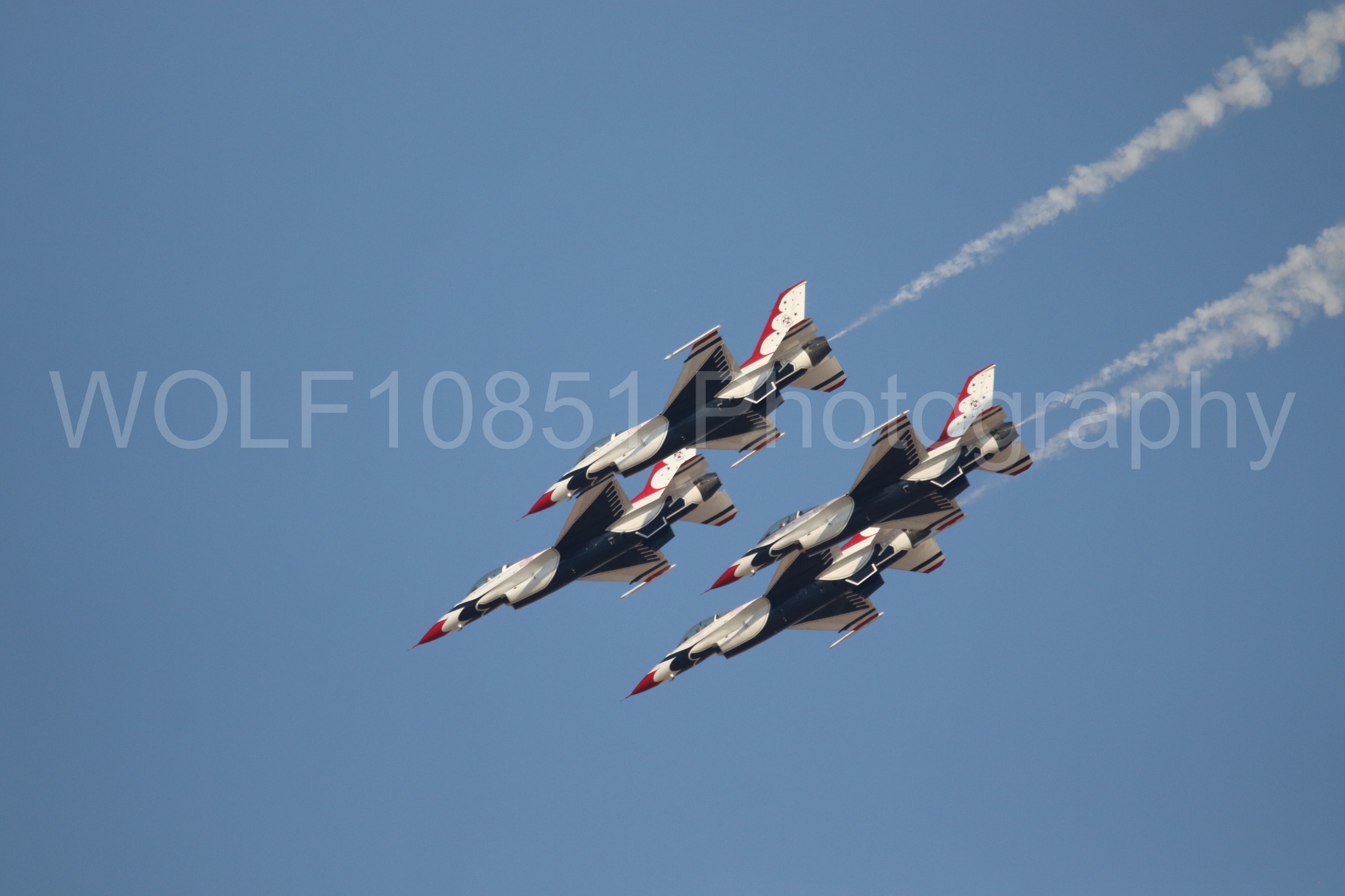 Aviation photography by WOLF10851 featuring F-16 Fighting Falcon, Thunderbirds, Red White and Blue, California Capital Airshow 2024.