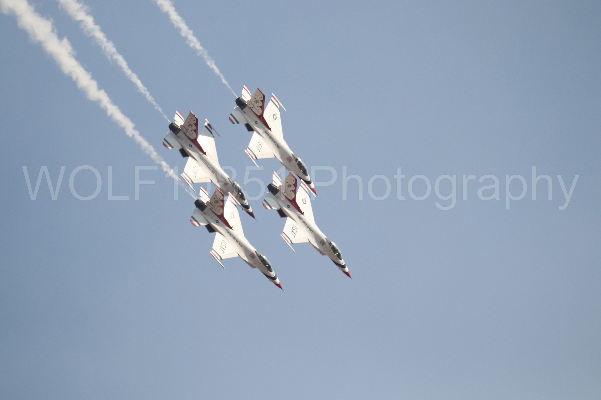 Aviation photography by WOLF10851 featuring F-16 Fighting Falcon, Thunderbirds, Red White and Blue, California Capital Airshow 2024.