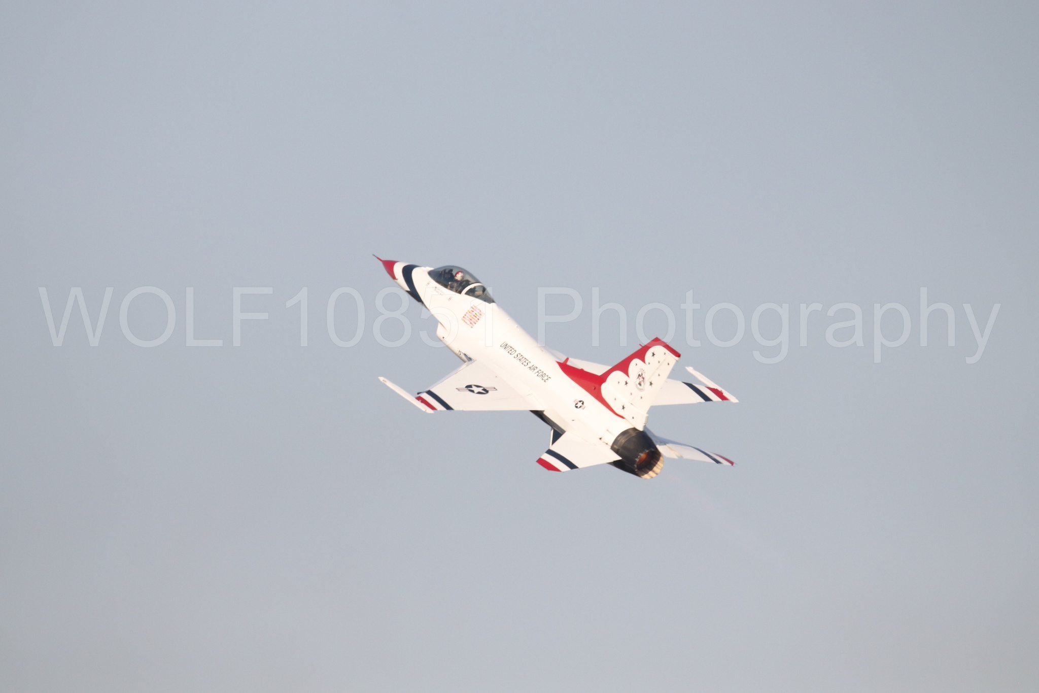 Aviation photography by WOLF10851 featuring F-16 Fighting Falcon, Thunderbirds, Red White and Blue.