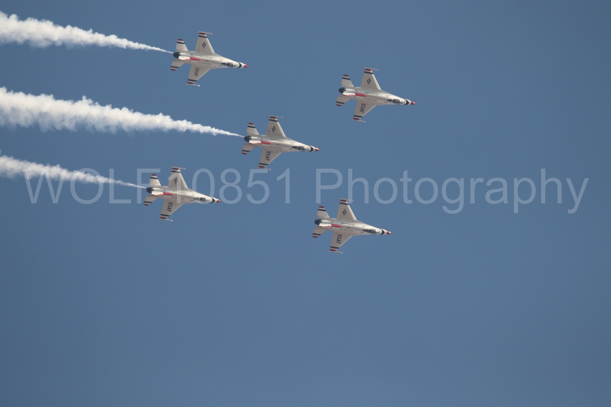 Aviation photography by WOLF10851 featuring F-16 Fighting Falcon, Thunderbirds, Red White and Blue.