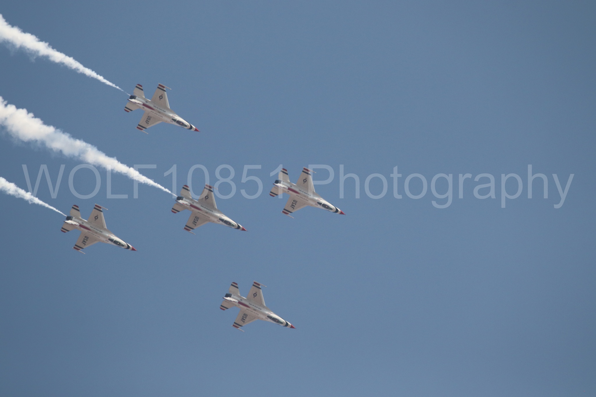 Aviation photography by WOLF10851 featuring F-16 Fighting Falcon, Thunderbirds, Red White and Blue.