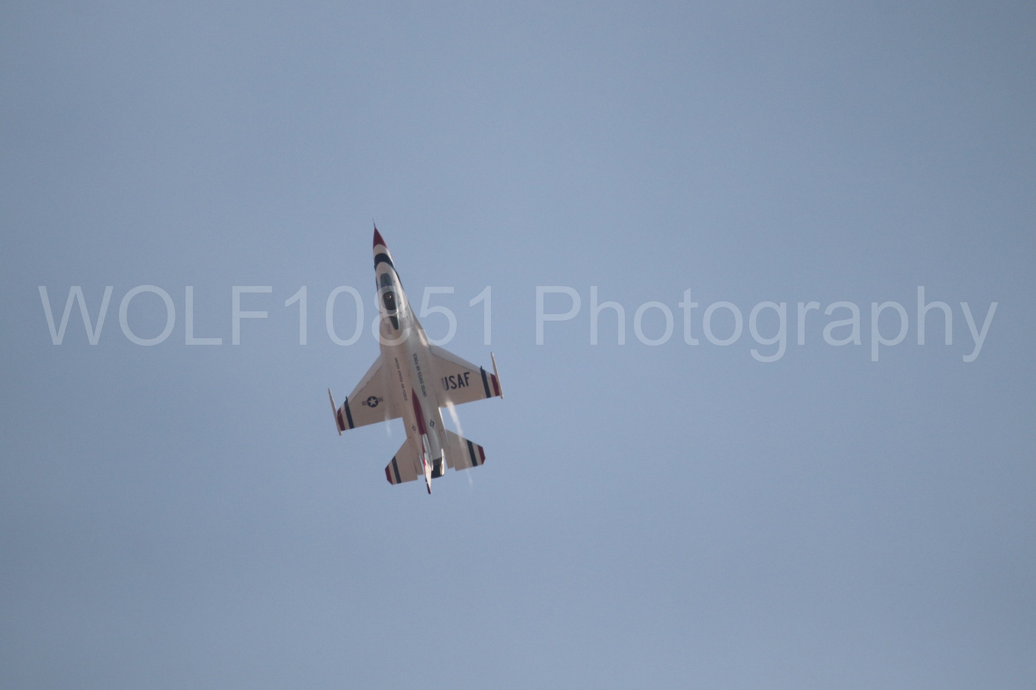 Aviation photography by WOLF10851 featuring F-16 Fighting Falcon, Thunderbirds, Red White and Blue.