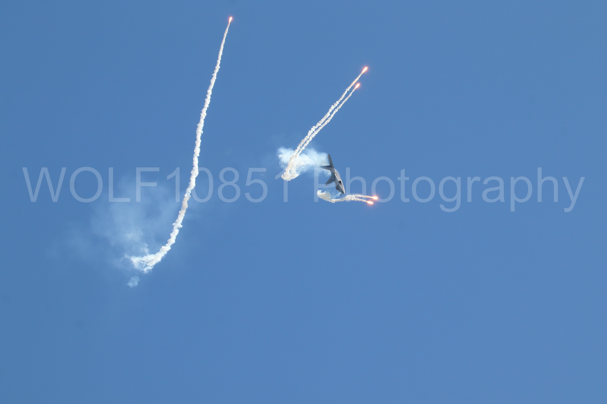 Aviation photography by WOLF10851 featuring F-22 Raptor, Raptor Demo Team, Wings Over Solano 2024, Flares.