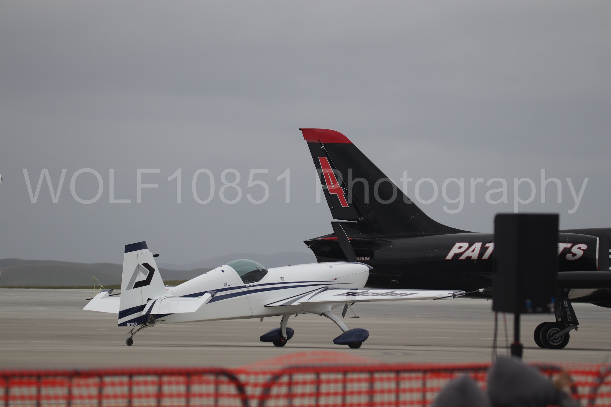 Extra 330 SC | All Black Red lettering | Aarron Deliu | WOLF10851 Photography