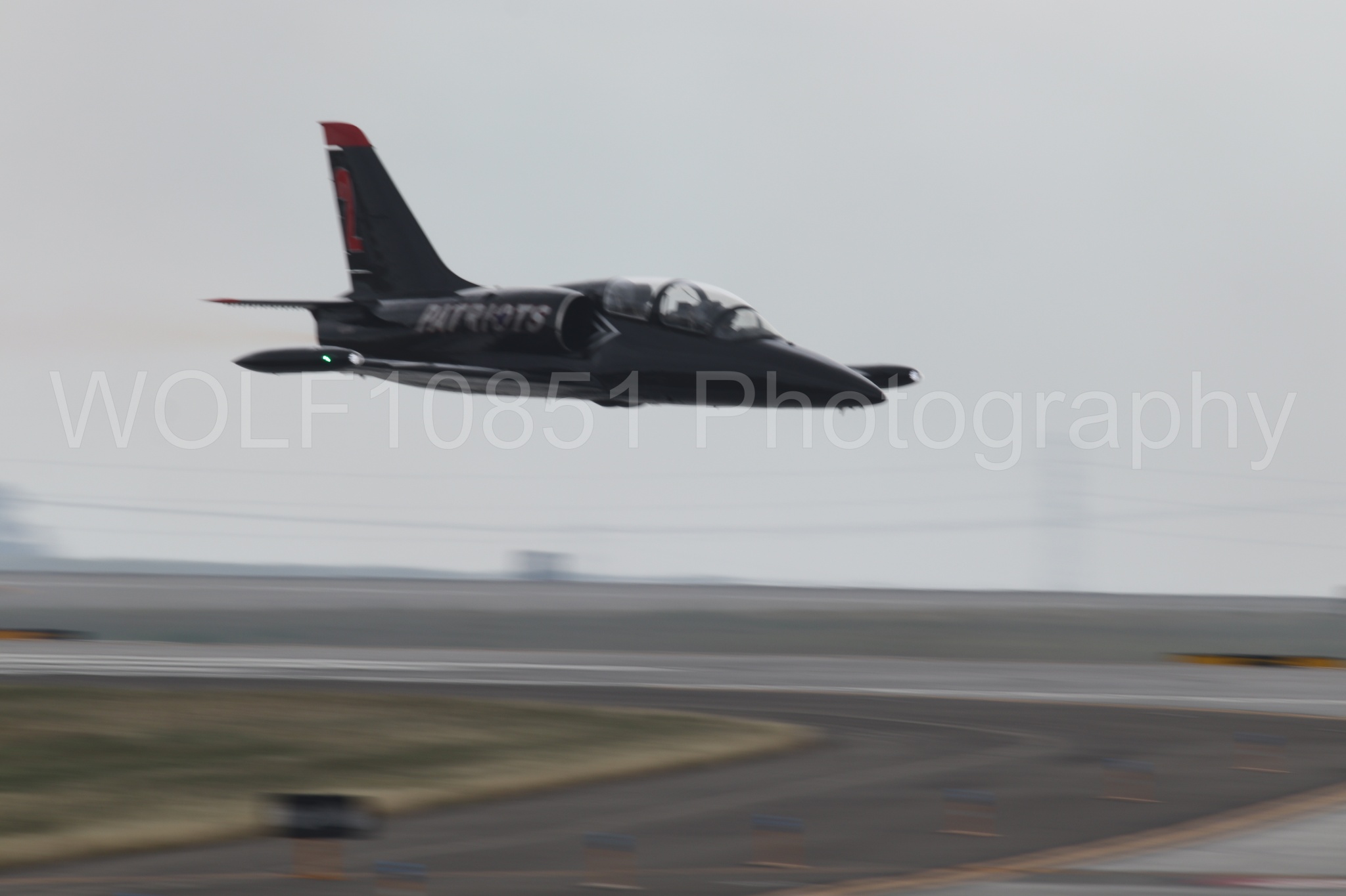 L-39 Albatros | All Black Red lettering | The Patriots Jet Demonstration Team | WOLF10851 Photography